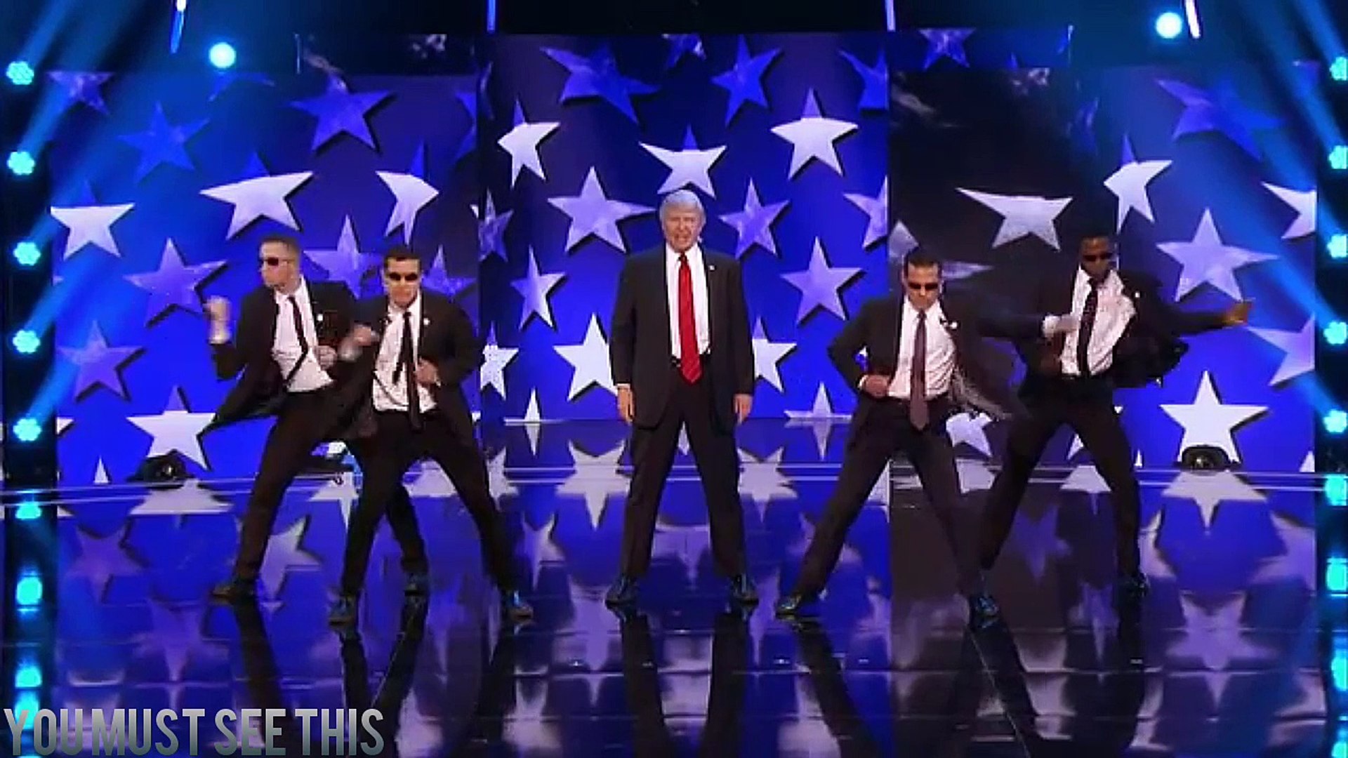 ⁣Singer trump united american by singing backstreet boy song