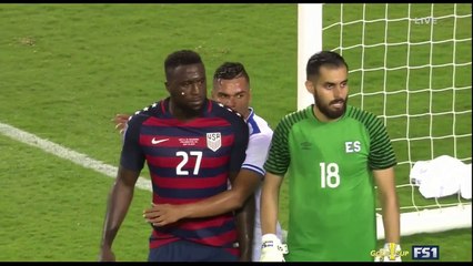 Jozy Altidore Got Bitten vs El Salvador!