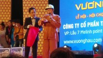 Gặp sự cố chọi gạch đá lên sân khấu, Hoài Linh đã giải quyết đẹp trong Liveshow tại Quảng