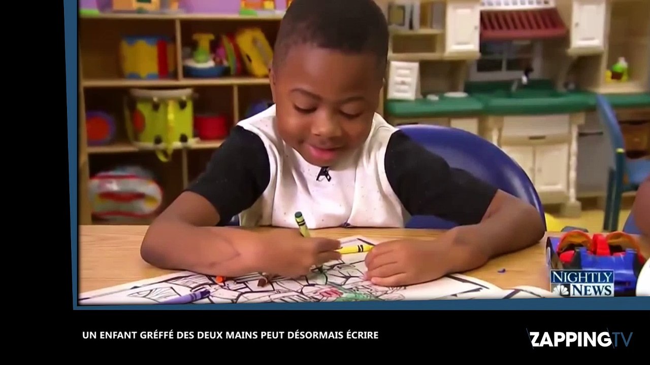 Greffé des deux mains, un petit  garçon peut désormais écrire (vidéo)