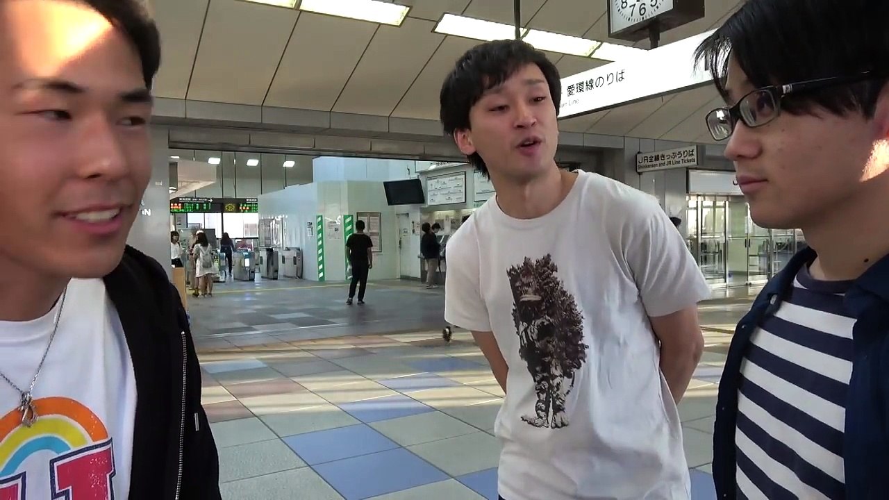 地元の駅で知り合いに会うまで帰れません！！