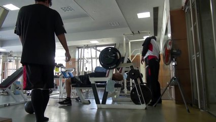 福浦選手のベンチプレスにカメラがこっそり接近【広報カメラ】