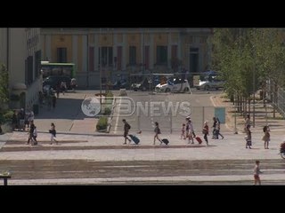Ora News -  Bën nxehtë sot në Tiranë. Disa ikin disa vijnë