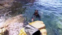 Bear Challenges Lindsey Running Wild with Bear Grylls (Episode Highlight)