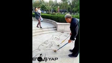 Suyla Çift El Resim Yapma