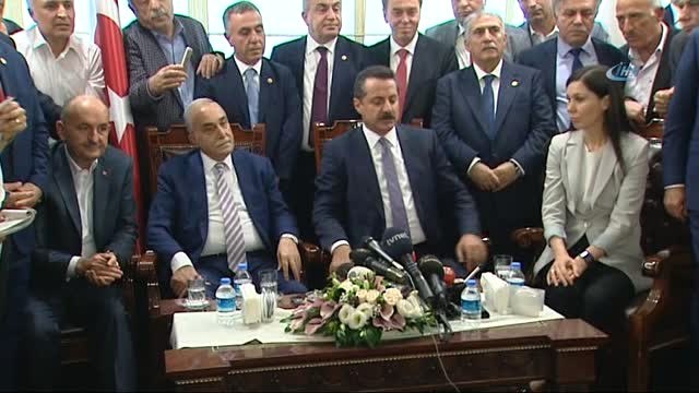 Faruk Çelik, Gıda, Tarım ve Hayvancılık Bakanlığı Görevini Ahmet Eşref Fakıbaba'ya Devretti