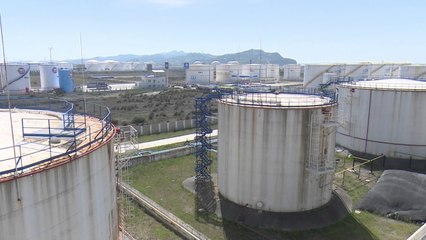 KTHEHET NAFTA E BLLOKUAR, AUTOBOTET DREJT KOSOVES DO TO NENSHTROHEN ANALIZAVE LAJM