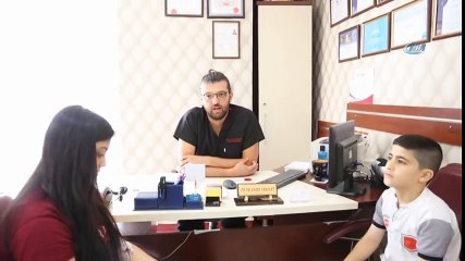 İki Kardeş Aynı Anda Burun Ameliyatı Oldu
