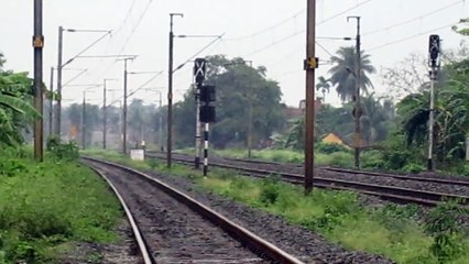 Green Twister Sparking GZB WAP-7 Yuva Express thrashes through Gobra - June 2011