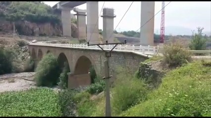 AKSIDENTOHEN DY FEMIJE NE KUKES, 12 VJECARET SILLEN ME HELIKOPTER NE TIRANE PASI RANE NGA URA LAJM