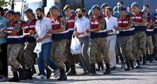 FETÖ'nün Suikast Timi, Duruşmada Gülen Hakkındaki İddialar Okunurken Kulaklarını Kapattı