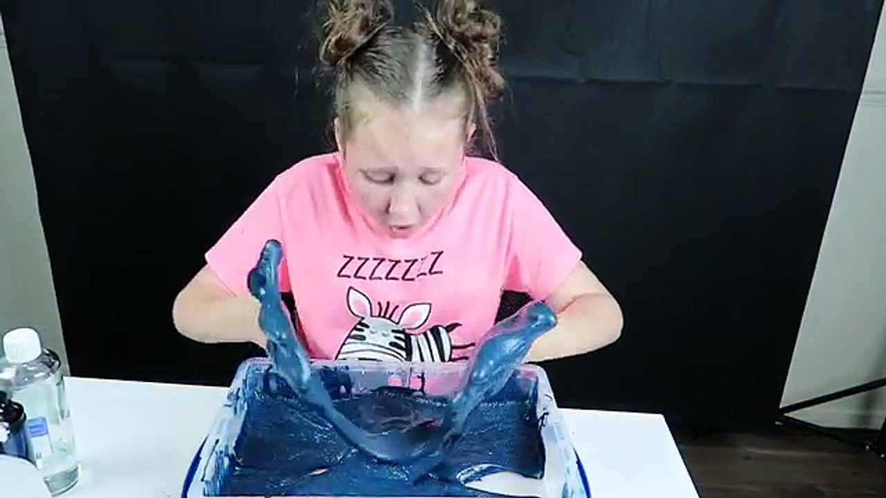 DO NOT TALK TO SIRI AT 3AM!! OMG SO SCARY!!