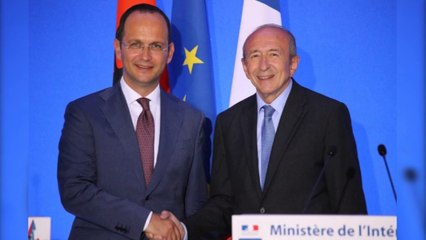 Ora News – Bushati takon homologun francez për parandalimin e emigracionit ilegal