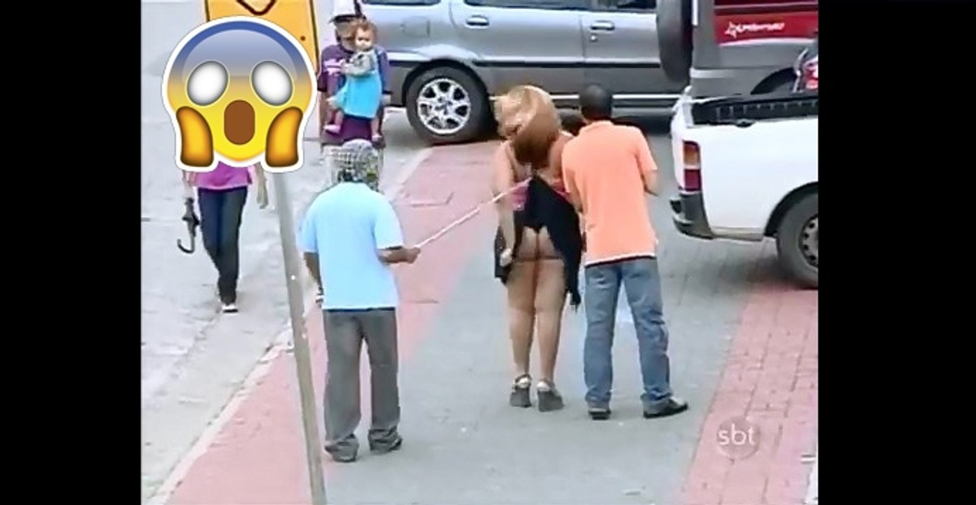 CAMARA ESCONDIDA CIEGO LEVANTA FALDAS - Broma Pesada Vídeo