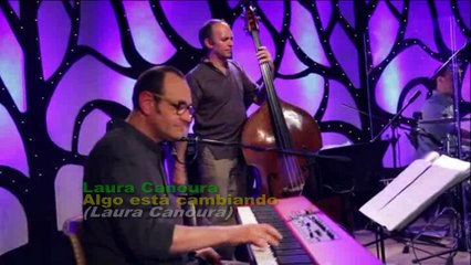 LAURA CANOURA  (Uruguay)  algo está cambiando