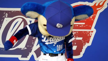 ドアラ、食べ物を粗末にしてはいけまっせん！wwwww演技が上手い！綿あめ作りが超へたっぴ よだれ、よだれwwww Japanese baseball mascot
