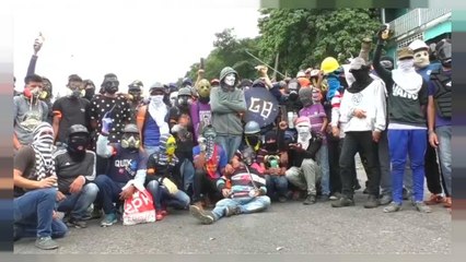 Dos muertos y varios centenares de detenidos durante la jornada de huelga general en Venezuela