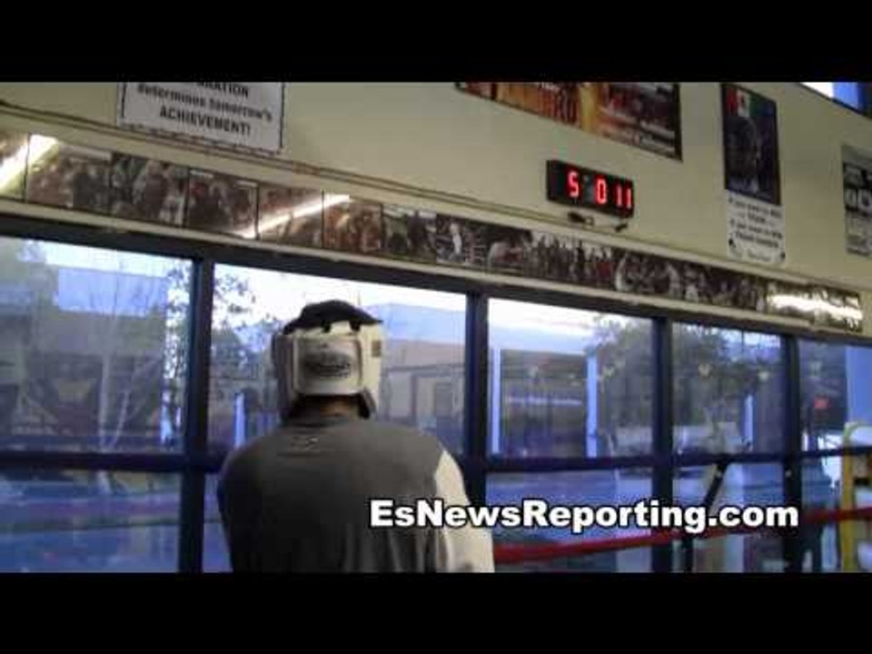 Fighter Has Girlfriend Watch Him Sparr