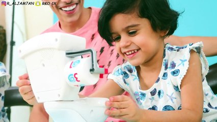 #جربنا نلعب تحدي في اصغر مرحاض في العالم !! مع خواتي