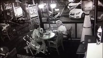 Séisme en Méditerranée : la secousse vue de la caméra de vidéosurveillance d'un café à Bodrum