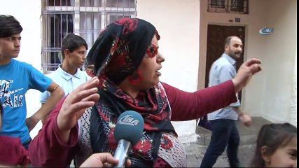 Engelli Çocuklarıyla Sokağa Atıldı