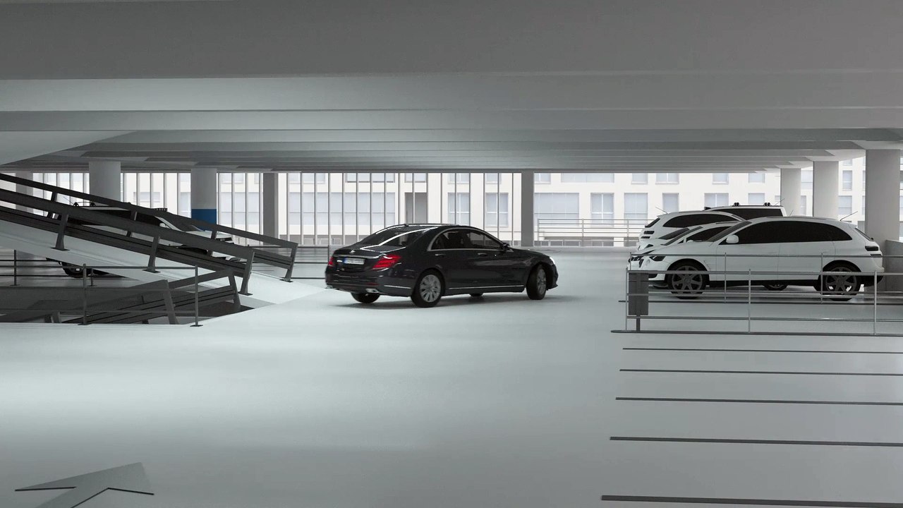 The new Mercedes-Benz S-Class - Remote Parking Assist - Getting into narrow parking spaces
