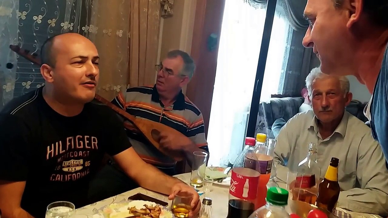 Slaven, Macak i Mico -- kona na bunaru.2017...