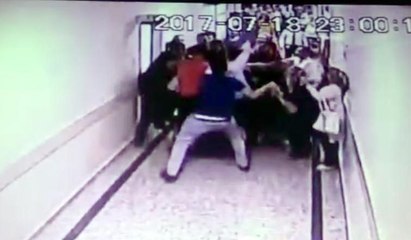 Acil serviste 8 kişi güvenlik görevlisine saldırdı