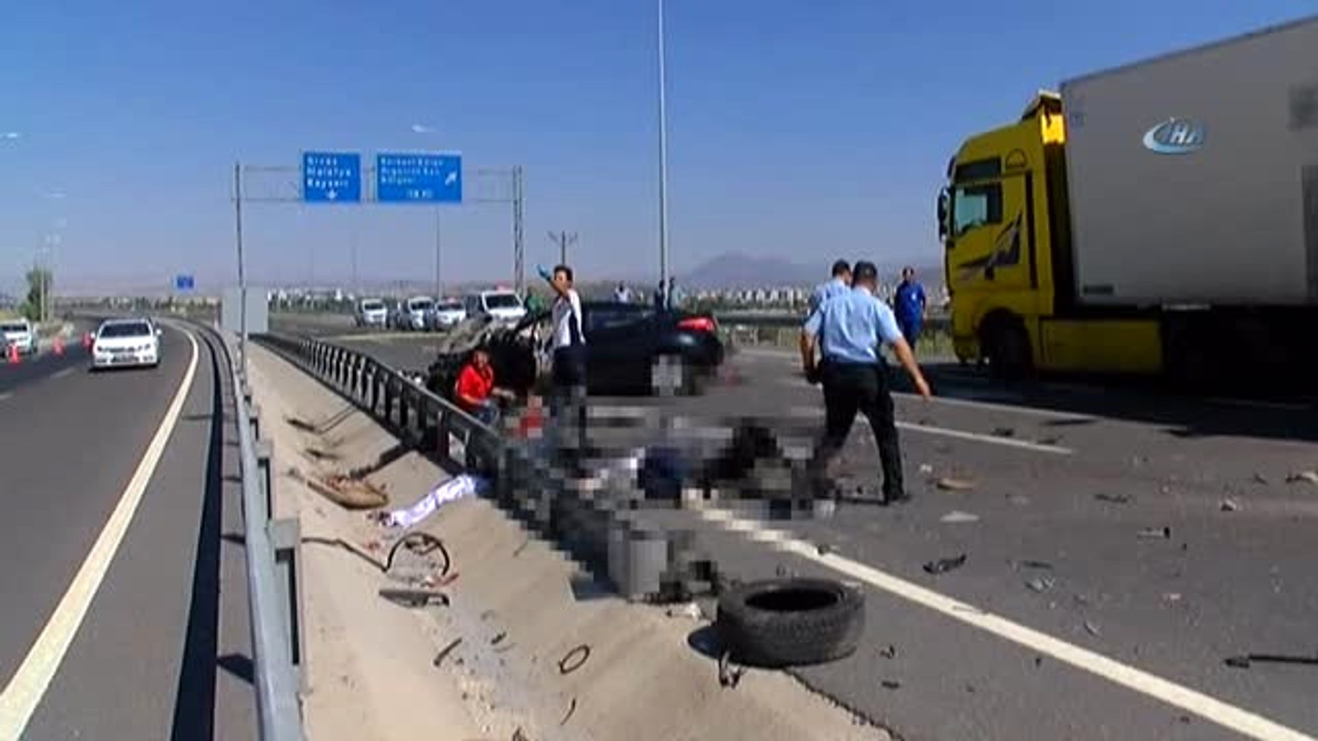 kayseri de meydana gelen trafik kazasinda 4 kisi hayatini kaybetti dailymotion video