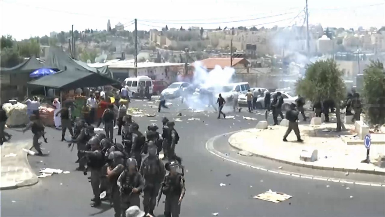 استشهاد 3 فلسطينيين وإصابة العشرات بجمعة "غضب ا...