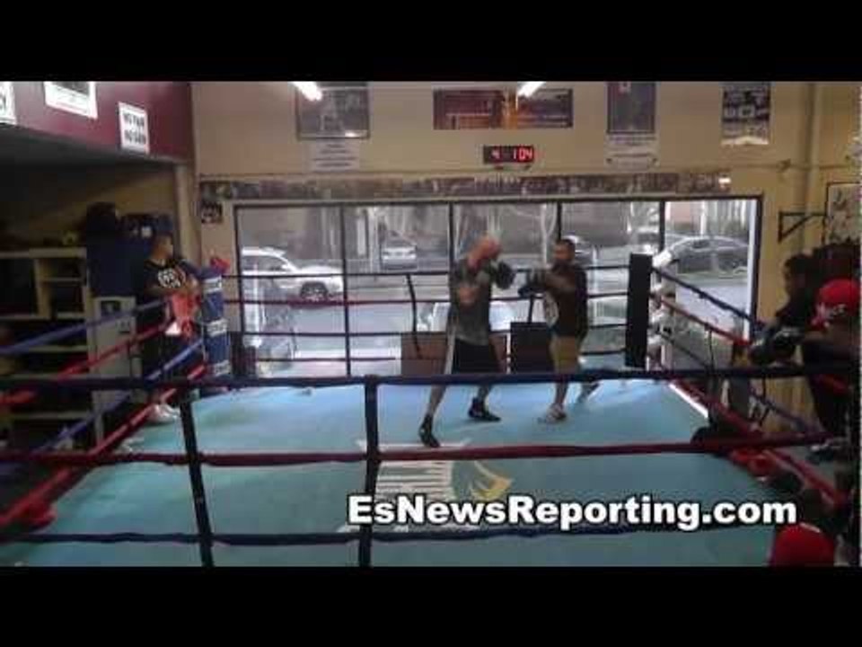 Boxing Star Kelly Pavlik - No Mercy In The Gym