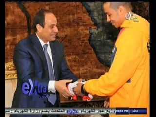 #غرفة_الأخبار | السيسي يمنح أوسمة للاعبين والبعثات الرياضية التي حققت إنجازها هذا العام