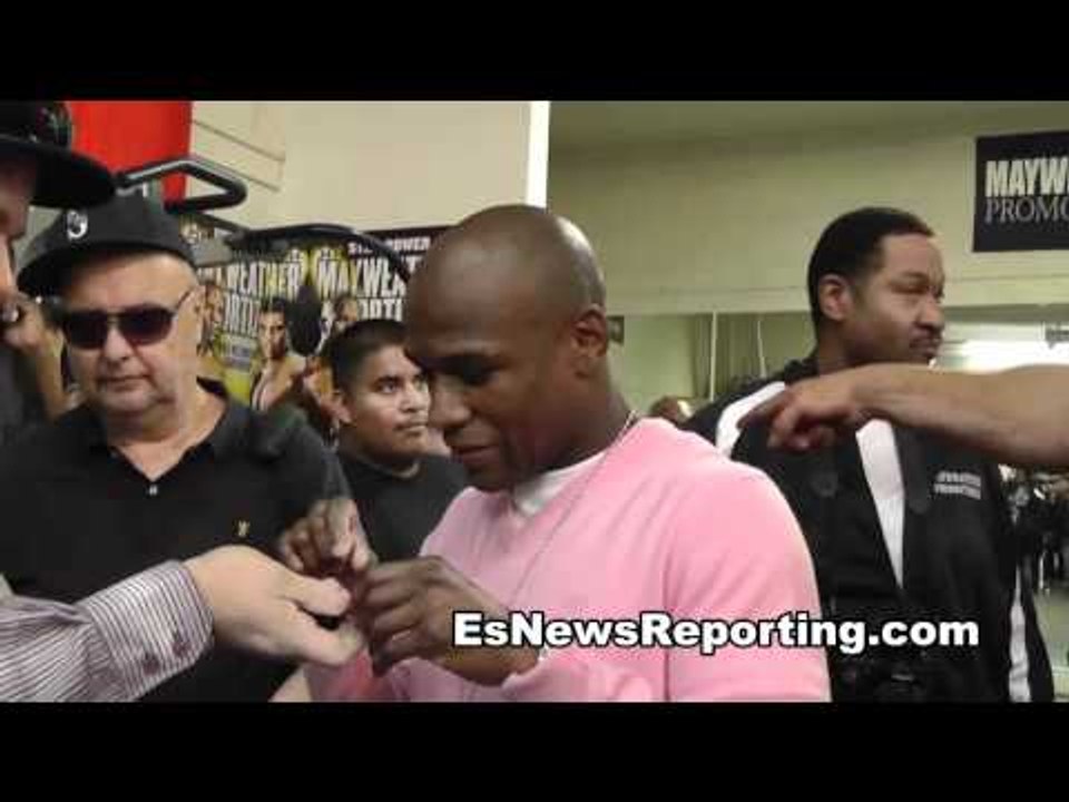 Floyd Mayweather Donates 100K To Help Families Buy A Home