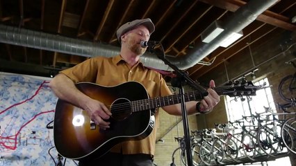 billy-bragg-i-aint-got-no-home-in-this-world-anymore-live-on-kexp