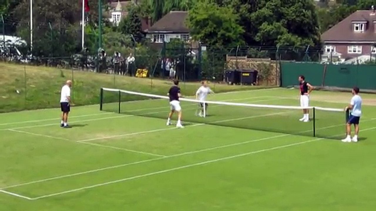 Andy Murray plays football tennis in Wimbledon...
