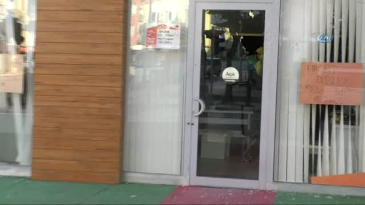 Denizlide Bir İş Yeri Kimliği Belirsiz Kişiler Tarafından Kurşunladı