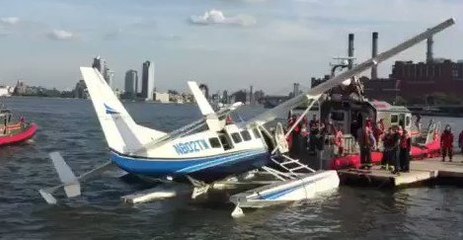 Seven Rescued from Seaplane in NYC's East River
