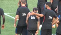 Neymar arrives late to training, earns wrath of Suarez