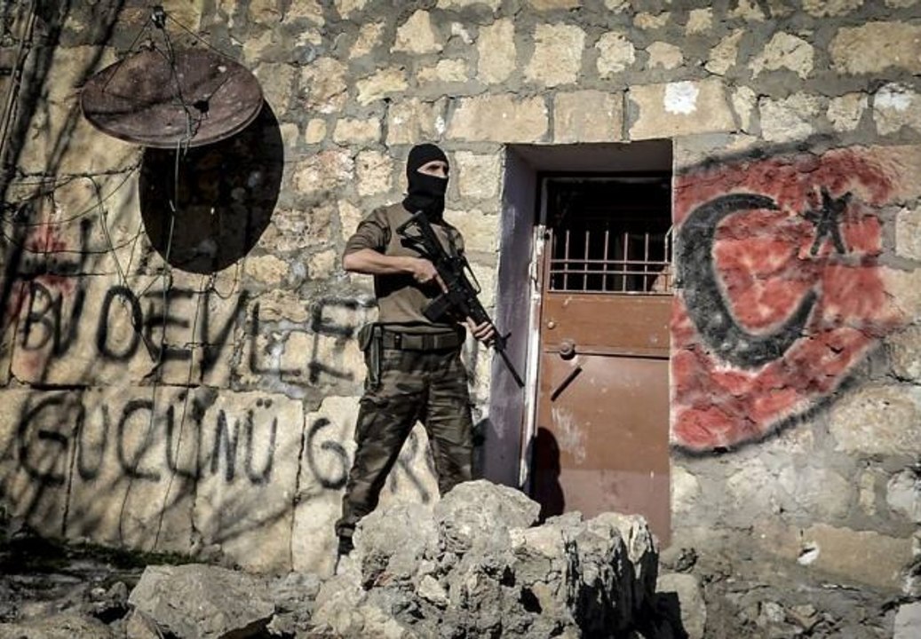 Binalara Gizlenen Teröristleri Komandolar Temizleyecek