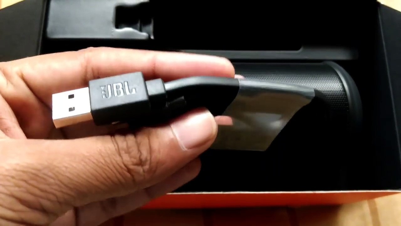 JBL Flip II (New Black Edition) Portable Bluetooth Speaker Unboxing