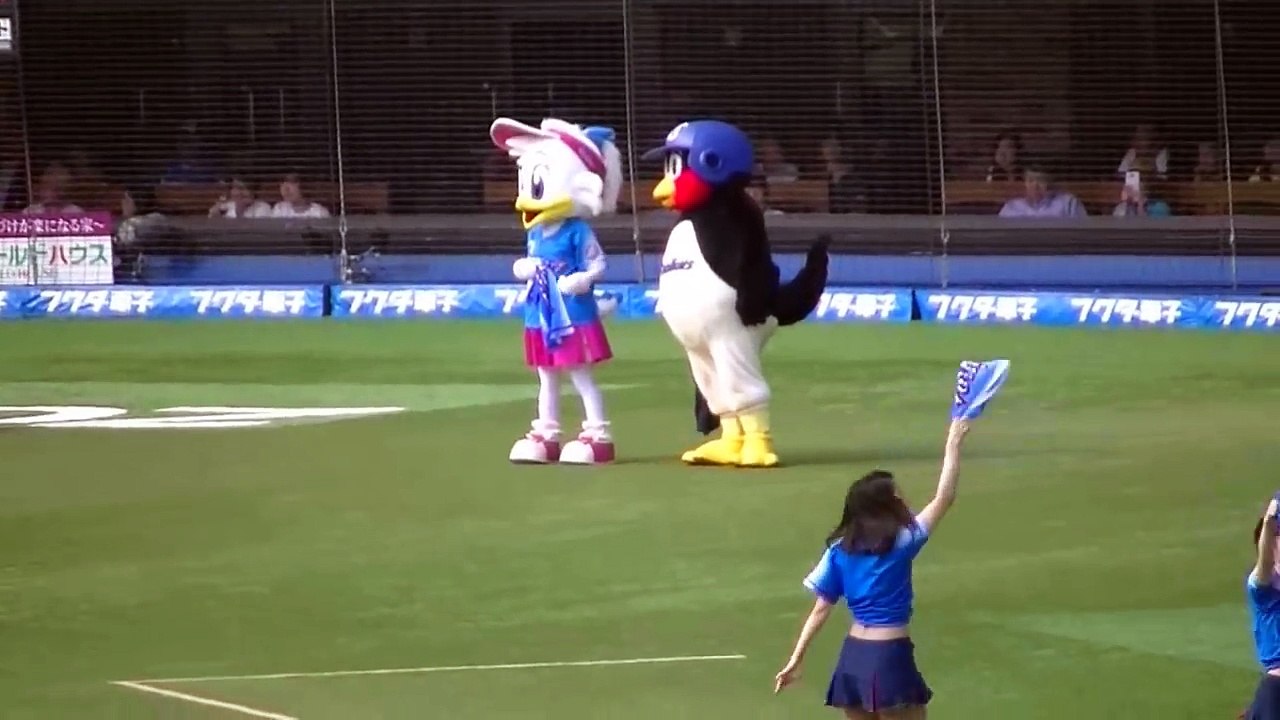 衝撃！！謎の魚が正体を表す瞬間を見てしまうつば九郎とリーンちゃん