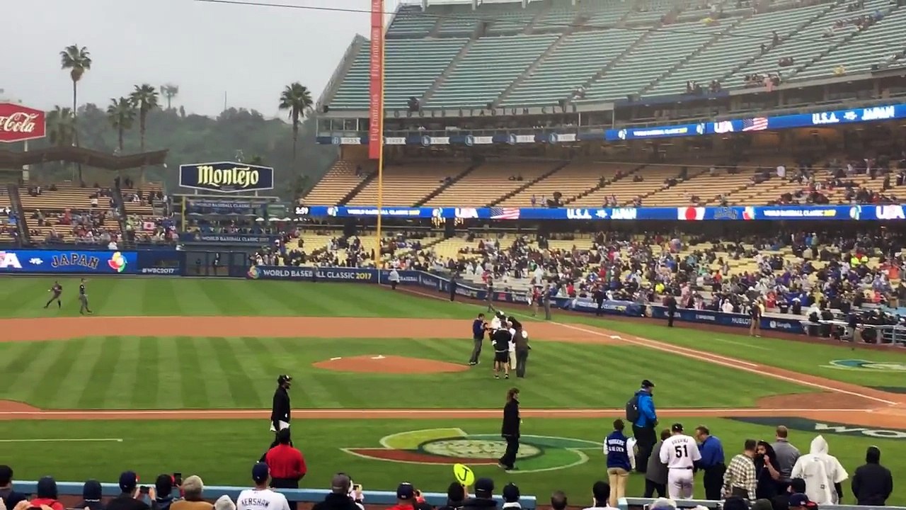 WBC2017準決勝 野茂英雄始球式@ドジャースタジアム Nomo's First Pitch with Lasorda in Doger Stadium