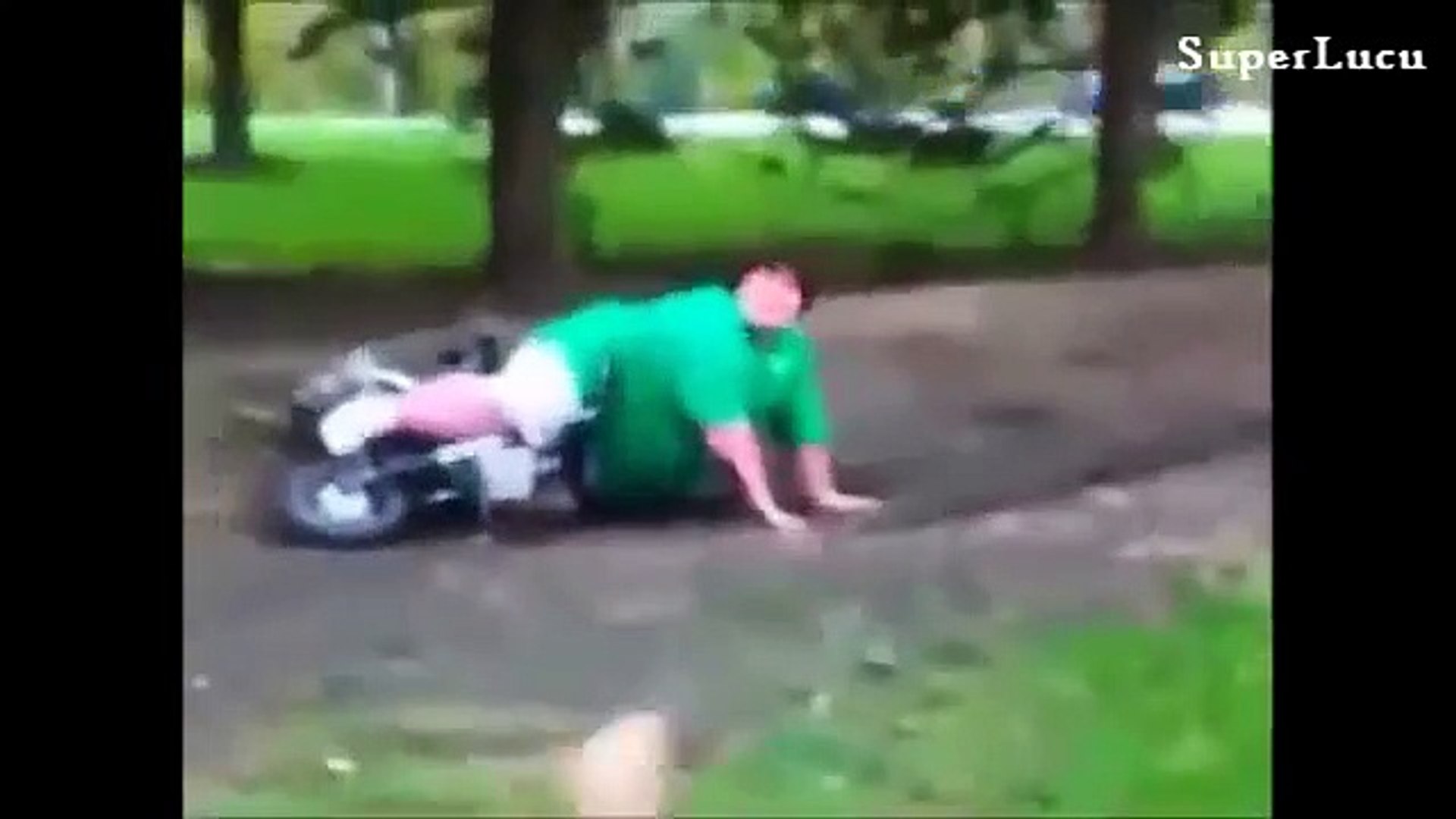 Video Lucu Pas Naik Sepeda Motor Pasti Anda Ketawa Terus