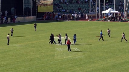 Umar Akmal bowled by a Girl !!