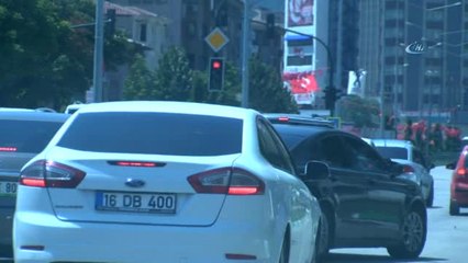 Başbakan Yardımcısı Çavuşoğlu Talimat Verdi, Şoförü ve Eskortlar Trafik Kurallarına Uydu