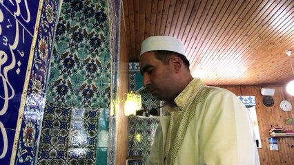 Mescidi Nebevi ezani - HAFIZ METIN DEMIRTAS. Azan Madinah Al Munawwarah. Bu ezani mutlaka dinleyin... izlemeden gecmeyin. Icinizi titreten yanik Medine ezani. Arap makami ezan. Madinah azan Sheikh Essam Bukhari. Maqam Bayati. Azan Masjid Nabawi Madinah.