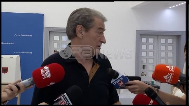 Ora News - Berisha thyen heshtjen: PD në vështirësi serioze