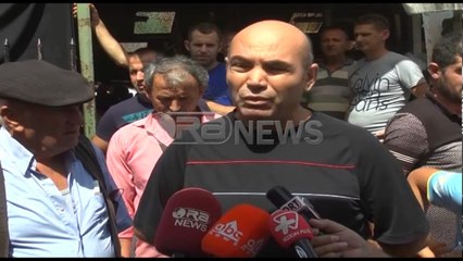 Ora News – Protesta e tregtarëve në Durrës