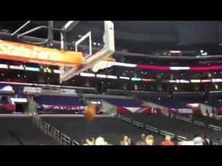 Blake griffin warming up