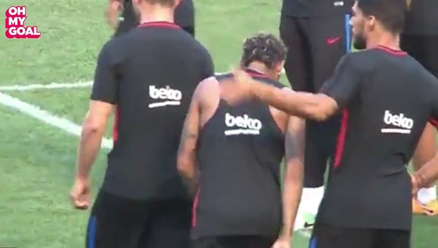 Luis Suarez Comically Smacks Neymar's Head!